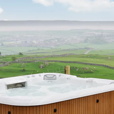 High Lowscales Farm Holiday home *